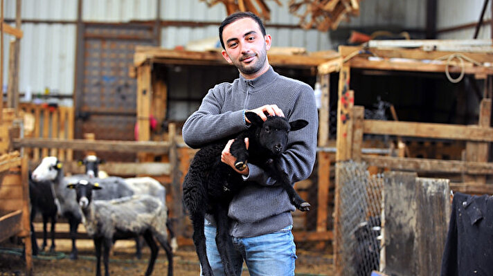 Eskişehir Anadolu Üniversitesi Radyo Televizyon bölümünden 2015 yılında mezun olan Aydın Garip, bir süre basın sektöründe çalıştı.  Garip, çiftlik kurmaya karar verdi. 