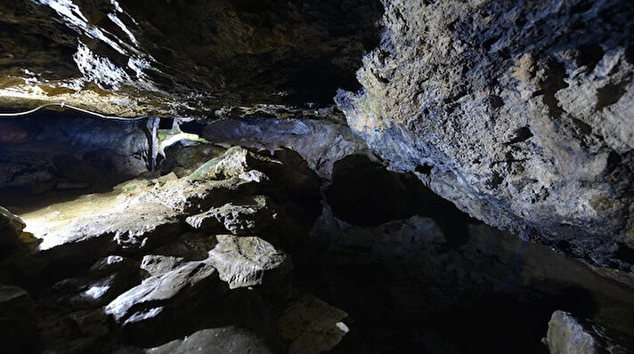 Kur'an-ı Kerim'de Kehf Suresi'nde bahsi geçen ve tüm dünyada "Yedi Uyurlar Mağarası" olarak bilinen mağaranın tam nerede bulunduğuyla ilgili kesin bilgi bulunmuyor.