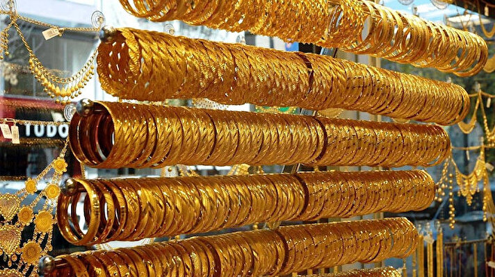 Altının gram fiyatı, güne yükselişle başlamasının ardından 248,4 lira seviyesinde dengelendi.