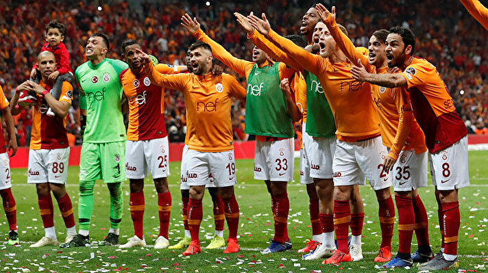 2018-2019 sezonunu şampiyon olarak tamamlayan ve Şampiyonlar Ligi'nde ülkemizi temsil etmeye hak kazanan Galatasaray, yaz transfer dönemine de müthiş bir giriş yaptı. ​
