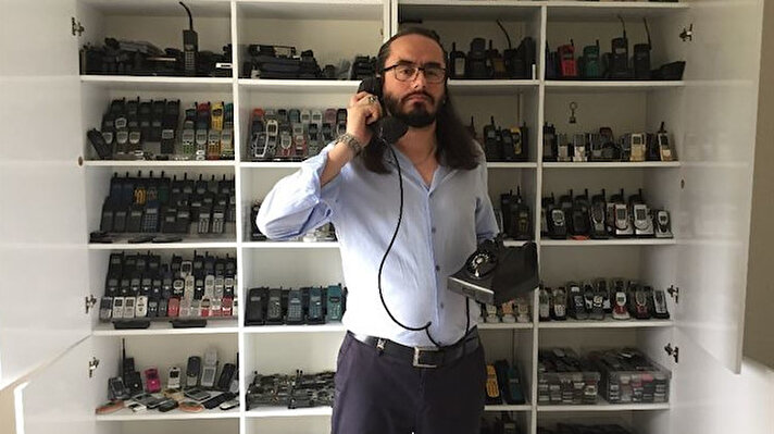 A Turkish mobile phone technician living in Istanbul has collected a total of 2,000 mobile phones in 15 years. Ekrem Karagüdekoğlu, a citizen of Istanbul, said that he sleeps in the same room where he stores the most precious devices of his collection. Alongside vintage models, the collection also includes an exact replica of a phone used in hit "The Matrix Reloaded" movie in 2003. The mobile phone enthusiast has currently put his entire collection up for sale for €2,5 million euros.