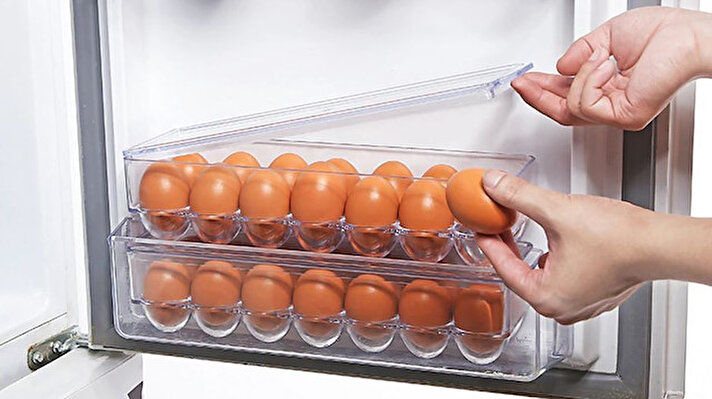 Buzdolabı rafları yumurtalar için ideal alanlar gibi gözükebilir ama bu alanlar yumurtalarınız için o kadar da uygun yerler değiller. 