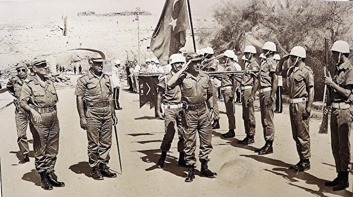 Çakın, 20 Temmuz Kıbrıs Barış Harekatı’nın 45. Yıldönümünde açtığı serginin kendisi için gurur verici olduğunu belirterek, "Kahraman Türk Ordusu’nun 20 Temmuz 1974 yılında gerçekleştirdiği Kıbrıs Barış Harekatı’nda iki aya yakın bir süre görev yaptım. Bu anlamlı günü 54 fotoğrafımla unutturmamak için sergiyi açtım” dedi.