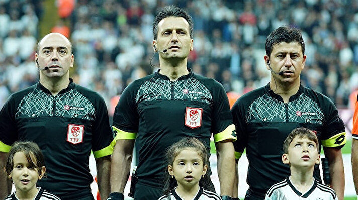Beşiktaş-Başakşehir maçının ilk yarısının son dakikasında büyük tartışma çıkartan bir an yaşandı. 