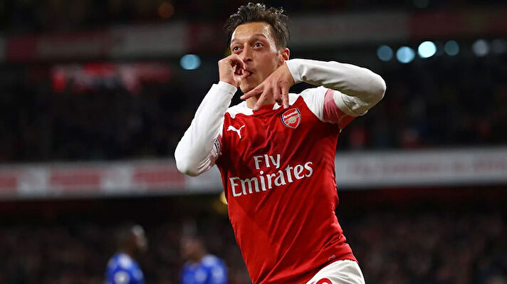 İngiltere'de haftalık 350 bin pound kazanan Mesut Özil için Arsenal defteri kapanıyor.
