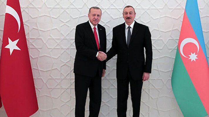 Cumhurbaşkanı Recep Tayyip Erdoğan, Türk Dili Konuşan Ülkeler İşbirliği Konseyi’nin 7’inci Zirvesi'ne katılmak üzere gittiği Azerbaycan’da, Azerbaycan Cumhurbaşkanı İlham Aliyev ile bir araya geldi.