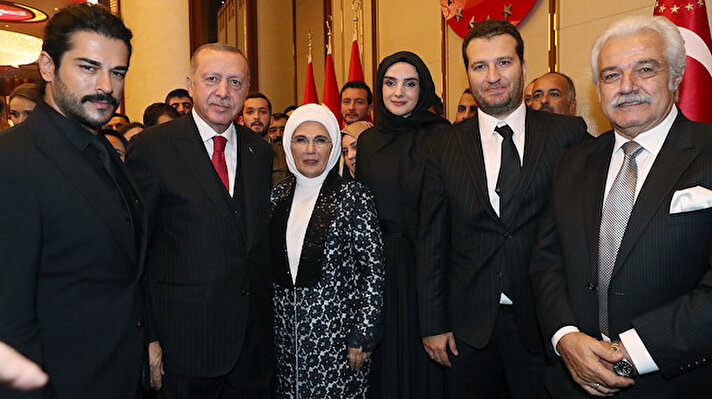 Törene, Cumhurbaşkanı Erdoğan ve eşi Emine Erdoğan, Barış Pınarı Harekatı'nda görev alan bazı askerlerle geldi.

