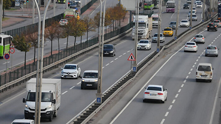 Türkiye İstatistik Kurumu (TÜİK) tarafından Eylül ayına ilişkin motorlu kara taşıtları istatistikleri açıklandı. Buna göre Türkiye’de toplam trafiğe kayıtlı araç sayısı 23 milyon 132 bin 670'e yükselirken, 2019 yılının ilk 9 ayında toplam 257 bin 586 adet yeni aracın trafiğe kaydı yapıldı.