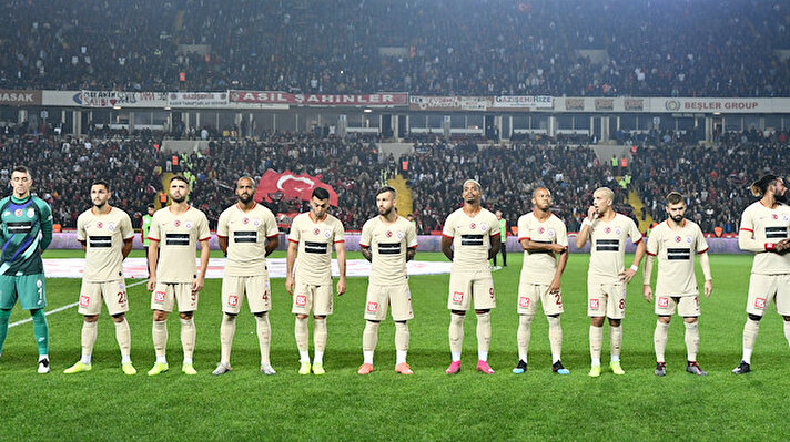 Futbol yorumcusu Rıdvan Dilmen, Galatasaray'ın deplasmanda Gaziantep Futbol Kulübü'nü 2-0 yendiği maçı değerlendirdi. 