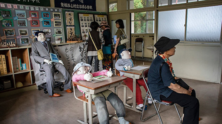 Japonya’nın nüfusu  yaşlandıkça, kırsal alanlar boşalıyor. Japonya'nın dağ köylerinden Nagoro'da hiç çocuk yok.