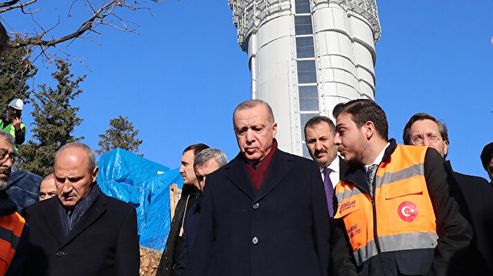 Cumhurbaşkanı Erdoğan, Büyük Çamlıca Camisi'nde kıldığı cuma namazının ardından Çamlıca Kulesi'ne geçti.