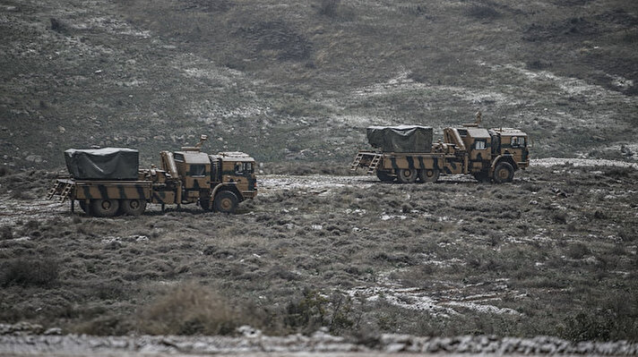 Türk Silahlı Kuvvetleri (TSK), İdlib'deki gözlem noktalarına komando takviyesi yaptı.

