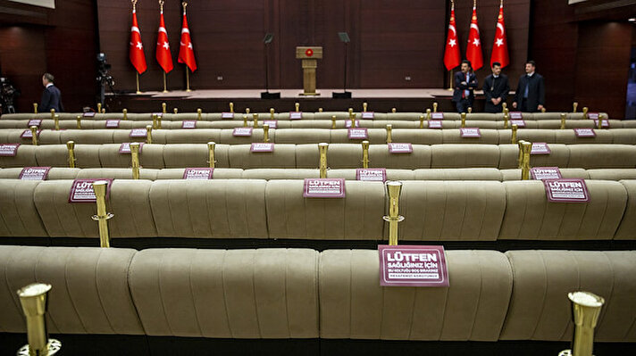 Cumhurbaşkanlığı Çankaya Köşkü’nde yapılan Koronavirüsle Mücadele Eşgüdüm Toplantısına başkanlık eden Cumhurbaşkanı Recep Tayyip Erdoğan, toplantı sonrası halka hitap edecek. 