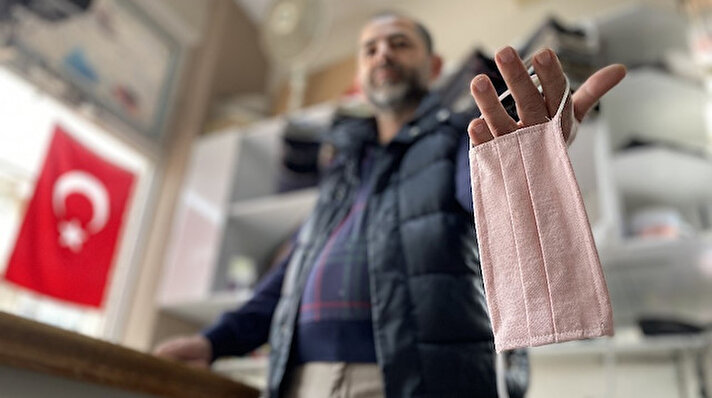 Çin’in Vuhan kentinde ortaya çıkmasının ardından hızlı bir şekilde diğer ülkelere de yayılan korona virüsten korunmak için maske kullanımı arttı.
