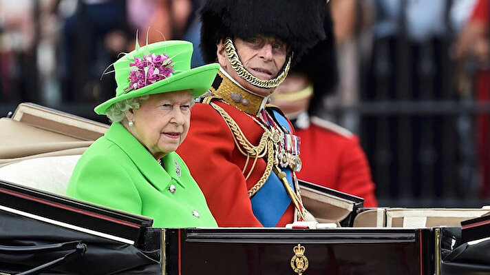 İngiltere Kraliçesi 2. Elizabeth koronavirüs salgınından etkilenenler arasında.