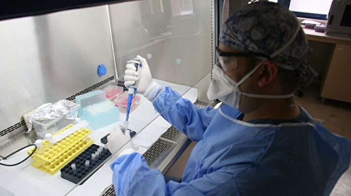 Koronavirüs tehdidine karşı sadece Ankara Mikrobiyoloji Referans Laboratuvarları ve Biyolojik Ürünler Dairesi Başkanlığına gönderilen Covid-19 tanısı örnekleri, PAÜ Hastaneleri bünyesinde çok daha hızlı bir şekilde test edilebilinecek.