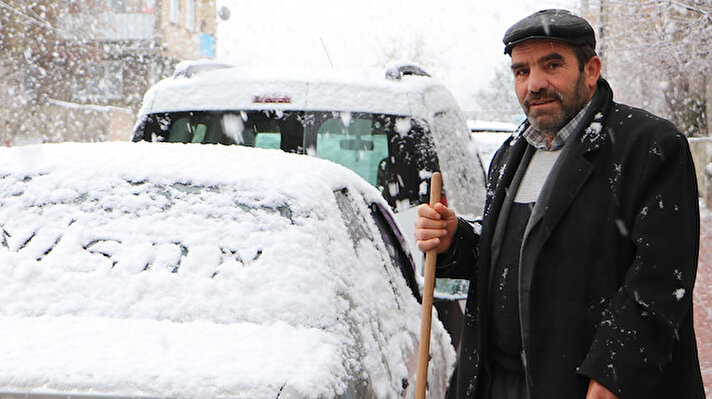 İlkbaharda olunmasına rağmen Doğu Anadolu Bölgesi'nde, hava sıcaklığı aniden düştü.  