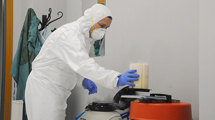 Kocaeli Üniversitesi Araştırma ve Uygulama Hastanesi'ndeki laboratuvarlarda koronavirüse karşı antikor tedavisine başlanacak.