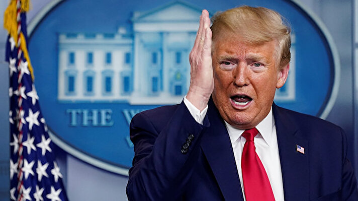 Axios isimli internet sitesinin haberine göre, cumartesi Beyaz Saray'da bir araya gelen Kovid-19 ile Mücadele Görev gücü üyeleri arasında Trump'ın son günlerde sıklıkla bahsettiği "hidroksiklorokin" adlı ilaç konusunda ciddi bir tartışma yaşandı.