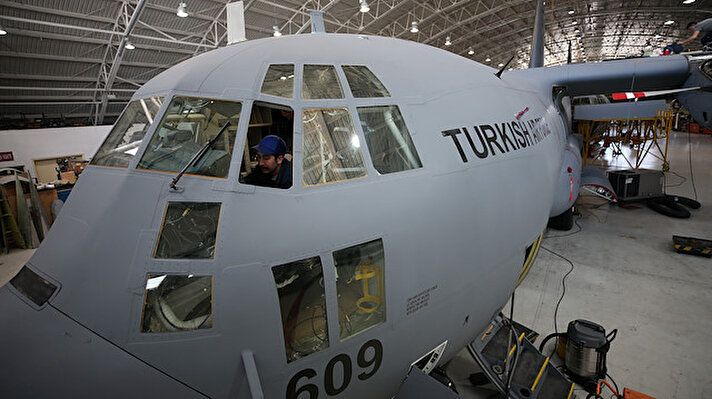 Dünya havacılık literatüründe "Herkül" olarak adlandırılan ve TSK tarafından uzun yıllar birçok görevde kullanılan C-130'lar, "Erciyes Modernizasyon" adı verilen "Aviyonik Modernizasyon Programı" ile son model teknolojiyle donatılıyor.

