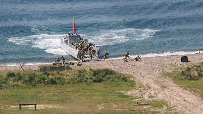 Deniz Kuvvetleri Komutanlığı, Amfibi Görev Grup Komutanlığı harekata hazırlık eğitimlerinin 27-28 Nisan'da Ege Denizi'nde yapıldığını açıkladı.
