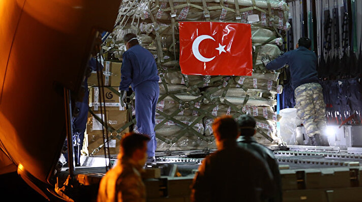 Türkiye'nin, Kovid-19 salgınından etkilenen ülkelere tıbbi malzeme yardımları devam ediyor.