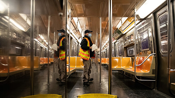 1904 yılında açıldığından beri aralıksız hizmet veren New York metrosu, salgın nedeniyle kapsamlı bir temizlik yapılabilmesi için seferlerine ara verdi.  