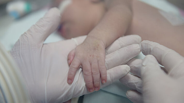 Tüm dünyayı etkisi altına alan koronavirüsle mücadele kapsamında kentte bulunan Marsa Kadın Hastalıkları ve Doğum Hastanesi'nde, yeni doğan bebekler için pandemi bölümü kuruldu. 

