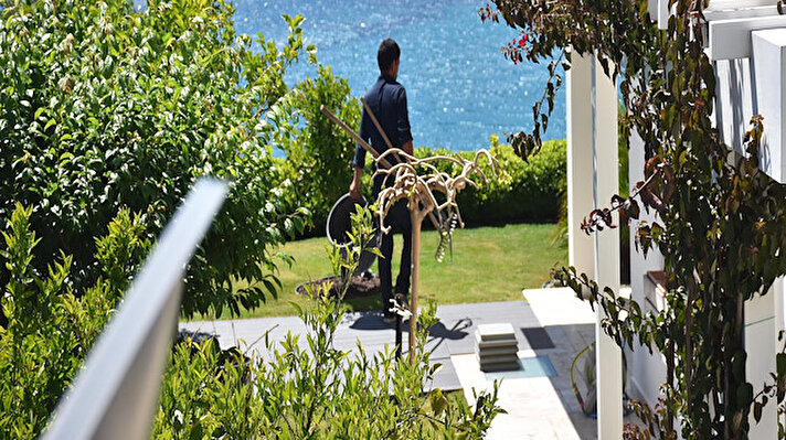 Bodrum'un Bitez Mahallesinde yazar Yılmaz Özdil'in eşi Hülya Özdil, 2 Mayıs 2017'de bir firmadan 4,6 milyon liraya villa satın aldı. Yapı, yürürlükteki imar planında, 'ticaret alanı' sınırları içinde kalıyordu. 