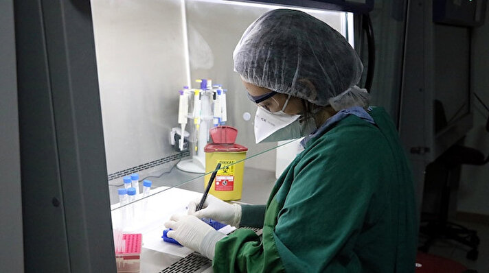BEÜ Sağlık Uygulama ve Araştırma Merkezi Mikrobiyoloji Laboratuvarı, 29 Mart'ta Sağlık Bakanlığı tarafından SARS CoV-2 Tanı Laboratuvarı olarak yetkilendirildi. Kentin yetkili tek laboratuvarında o günden itibaren yoğun mesai başladı. Akciğer rahatsızlıkları nedeniyle vakaların yoğun olarak görüldüğü Zonguldak'ta, günde 600 test sayısına ulaşıldı. Vakaların kontrol altına alınmasının ardından ise test sayısı 300'lere kadar düşüş gösterdi. 