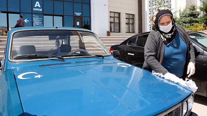 Yozgat’ta yaşayan ve 31 yıldır araç kullanan 4 çocuk annesi 67 yaşındaki Hanife Uçar, Trafik Haftası dolayısıyla ‘yılın sürücüsü’ seçildi. 

