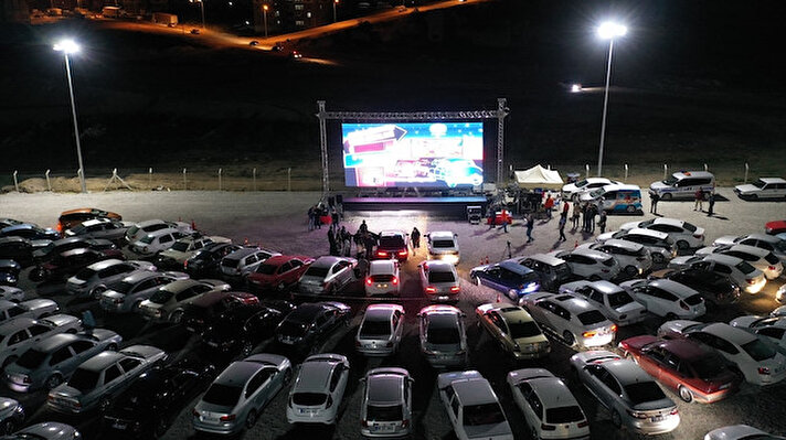  بلدية تركية ترفه عن مواطنيها بـ"سينما للسيارات"