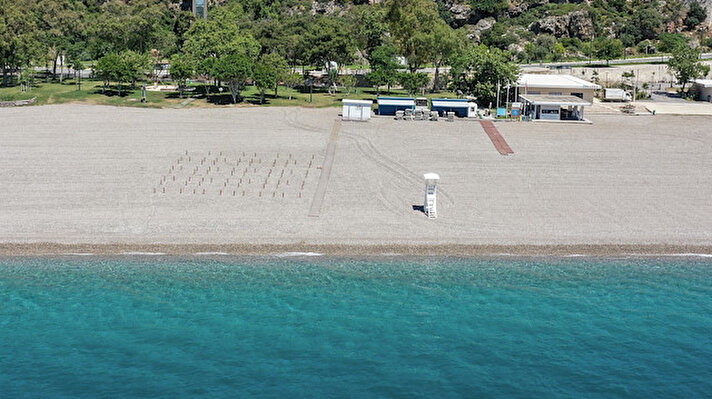 Ramazan Bayramı sonrası iç turizmin hareketlenmesini bekleyen sektör temsilcileri, "kontrollü sosyal hayat" ve "yeni normal" olarak nitelenen dönemde tatil planı yapan müşterilerine halk sağlığını en üst seviyede tutan ve hijyen kurallarını gözeten hizmeti verebilmek için gün sayıyor.

