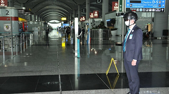 Cumhurbaşkanı Recep Tayyip Erdoğan’ın seyahat kısıtlamalarının 1 Haziran’dan itibaren kaldırılacağını açıklamasının ardından, havalimanlarında tüm hazırlıklar tamamlandı. İstanbul Havalimanı yetkilileri de yolcuların herhangi bir sıkıntı ile karşılaşmaması için tüm önlemleri aldı.