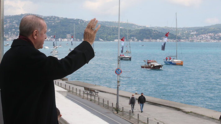 Gençlik ve Spor Bakanlığı himayesinde Türkiye Yelken Federasyonu tarafından düzenlenen "29 Mayıs İstanbul Boğazı Fetih Saygı Geçişi Etkinliği" İstanbul Boğazı'nda yapıldı.


