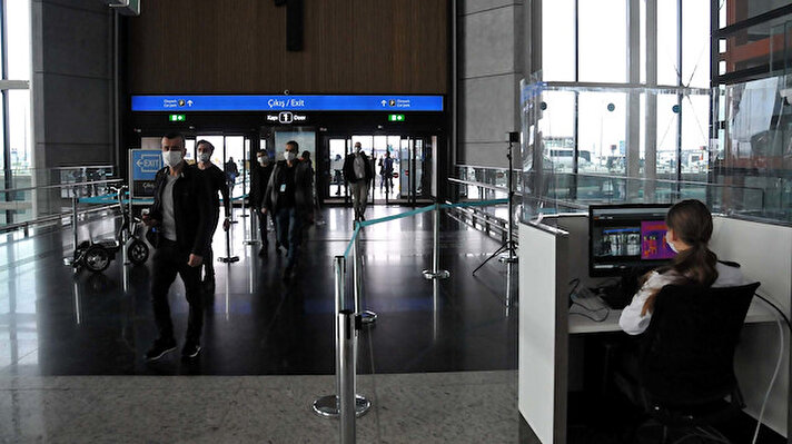 Salgın nedeniyle uçuşlara ara verildiği İstanbul Havalimanı'nda, bugün ilk uçuş heyecanı yaşanıyor. 