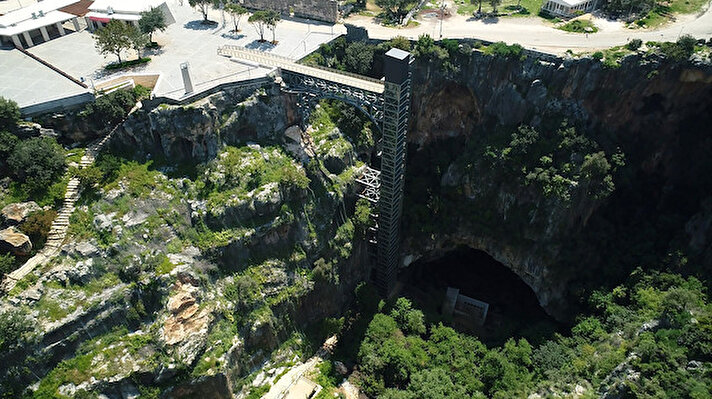 Mitolojide tanrıların en büyüğü Zeus ile canavarların en büyüğü Tifon'un iktidar mücadelesine ev sahipliği yaptığına inanılan Cennet-Cehennem mağaraları için 2018 yılında Kalkınma Bakanlığı tarafından yaşlılar ve engellilere yönelik proje hazırlandı. 