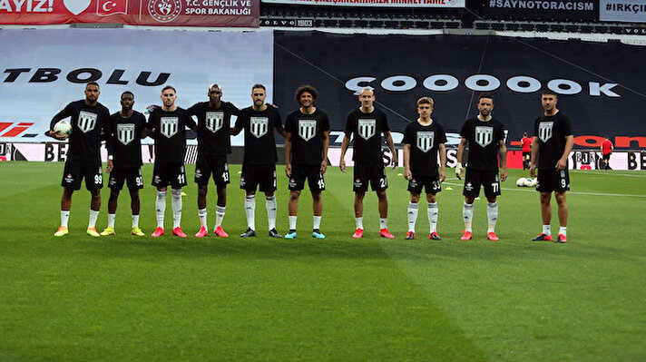 Beşiktaş, sahasında konuk ettiği Antalyaspor'a 2-1 mağlup oldu. 