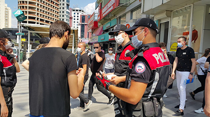 Valilikten yapılan açıklamada, İl Hıfzıssıhha Kurulunca, salgının toplum sağlığı ve kamu düzeni bakımından oluşturduğu riski yönetme, sosyal izolasyonu temin, sosyal mesafeyi koruma ve yayılım hızını kontrol altında tutma amacıyla birçok tedbir kararı alınarak uygulamaya geçirildiği hatırlatıldı.