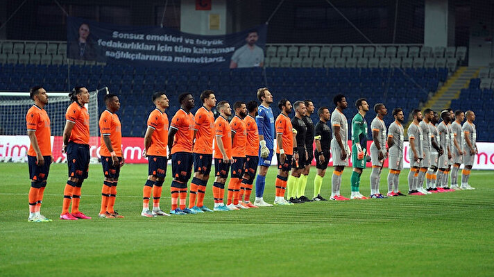 Süper Lig'in 29. haftasında yapılan maçta karşı karşıya gelen lider Medipol Başakşehir ile takipçilerinden Galatasaray, 1-1 berabere kaldı.