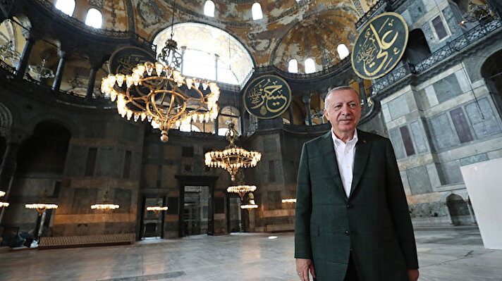 Cumhurbaşkanı Erdoğan, Kısıklı'daki konutundan Ayasofya Camisi'ne geldi.  