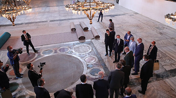 Cumhurbaşkanı Recep Tayyip Erdoğan, Ayasofya Camii’ndeki incelemelerinin ardından Taksim Camii ve Atatürk Kültür Merkezi’nde incelemelerde bulundu. 