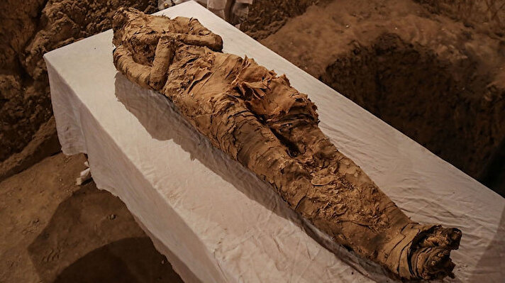 Mısır'da arkeologlar ve radyologlar tarafından yürütülen araştırma sonunda, 'çığlık atan mumya' olarak bilinen Mısırlı prensesin 3 bin yıl önce kalp krizi nedeniyle yaşamını yitirdiği belirlendi. 
