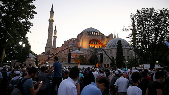 Fatih Sultan Mehmet Han'ın Bizans İmparatorluğundan aldığı Ayasofya Camii 10 Temmuz'da Danıştay'ın verdiği karar ile camiye dönüştürüldü.