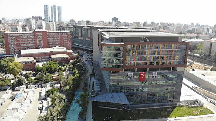 İstanbul Anadolu yakasının en büyük hastanelerinden biri olacak olan Kadıköy'deki Göztepe Şehir Hastanesi havadan görüntülendi.