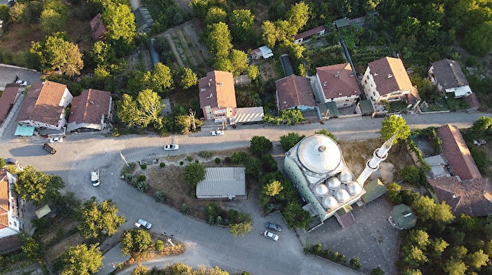 TÜİK Adrese Dayalı Nüfus Kayıt Sistemi 2019 yılı verilerine göre Türkiye'de 2019 yılında 18 bin 201 köy bulunuyor. TÜİK verilerinden derlenen bilgilere göre Türkiye'nin en kalabalık köyü 5 bin 949 kişilik nüfusu ile Karabük'ün Safranbolu ilçesine bağlı Bostanbükü köyü oldu. 