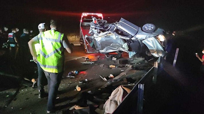 Kaza, akşam saat 20.30 sırasında Bursa-Ankara yolu Bursa istikameti Mezitler mevkisinde meydana geldi.