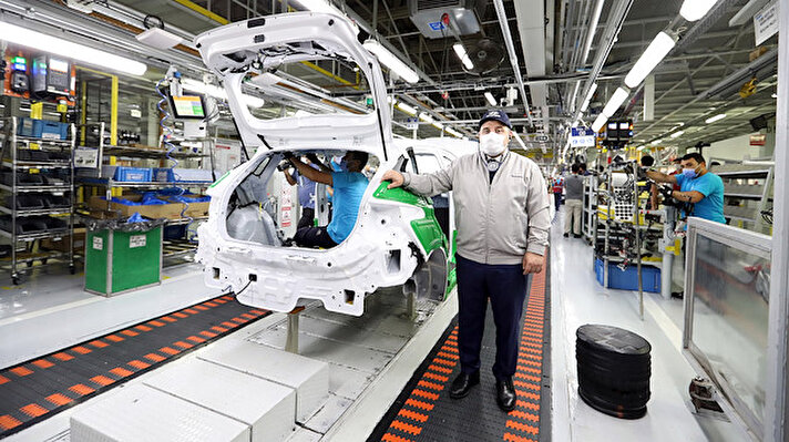 Kocaeli'nin İzmit ilçesinde yer alan Hyundai fabrikasının i20 serisi otomobilinin seri üretim başlangıcı töreninde konuşan Güney Kore'nin Ankara Büyükelçisi Choi Hong Ghi, dünyanın en büyük beş otomotiv üreticisinden biri olan Hyundai'nin, ilk yurt dışı fabrikasını burada kurduğunu söyledi.