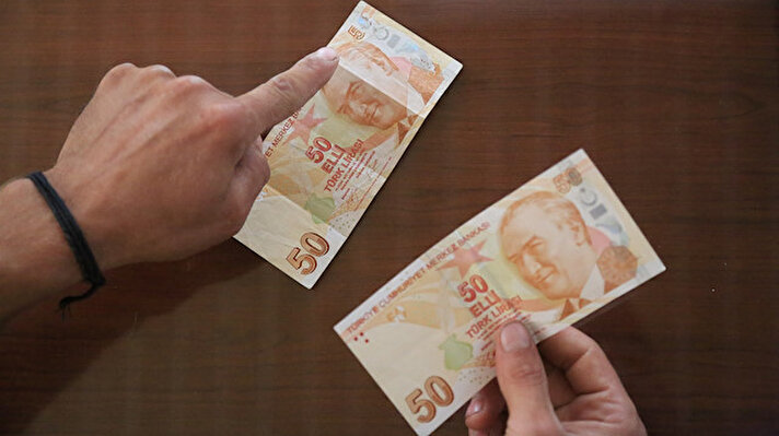 Muğla'nın Milas ilçesinde önce paranın sahte olduğunu düşünen Ülgül, yaptığı araştırmada “0” rakamı bulunmayan 50 liralık banknotun para sayma makinesinden de sorunsuzca geçmesiyle şaşkınlık yaşadı.

