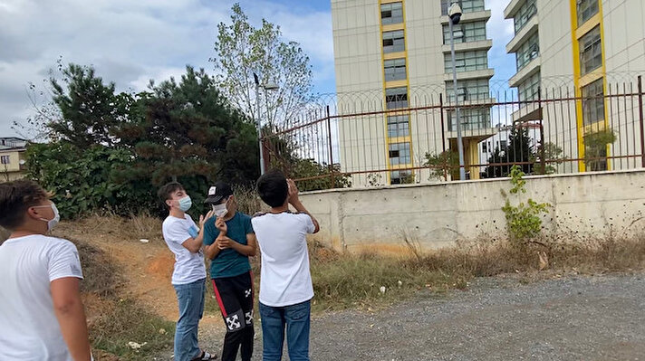 Sancaktepe'de bulunan İyimaya Kız Öğrenci Yurdu'nda karantina süresini dolduranlar, teker teker yurttan ayrılmaya başladı. 